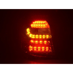 Jeu de feux arrière à LED BMW Série 1 E87 / E81 3/5 portes. 04-06 clair / rouge 