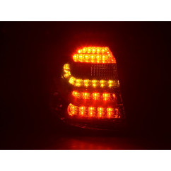Jeu de feux arrière à LED BMW Série 1 E87 / E81 3/5 portes. 04-06 noir 