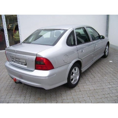 ATTELAGE OPEL VECTRA BERLINE 11/1995-04/2002 - 4/5P - COL DE CYGNE