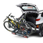 Cruz Pivot 2 - Porte-vélos sur boule d'attelage avec éclairage pour 2 vélos Cruz Pivot 2 - Porte-vélos sur boule d'attelage avec éclairage pour 2 vélos