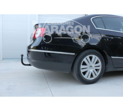 Attelage Détachable verticale VOLKSWAGEN Passat Sedan B6 (1/2005 - 12/2010)(Y compris 4x4)(R-Line découpe différente)